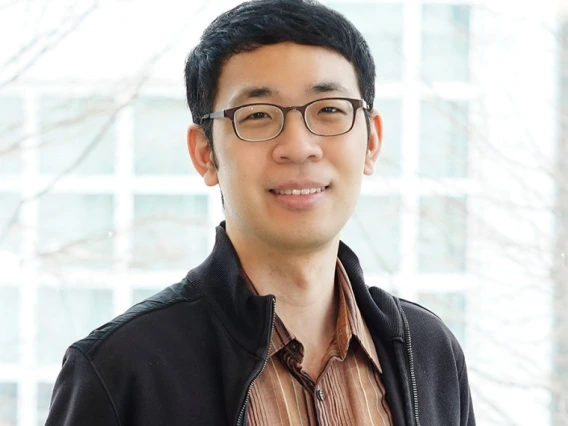 A headshot of Daniel Park.